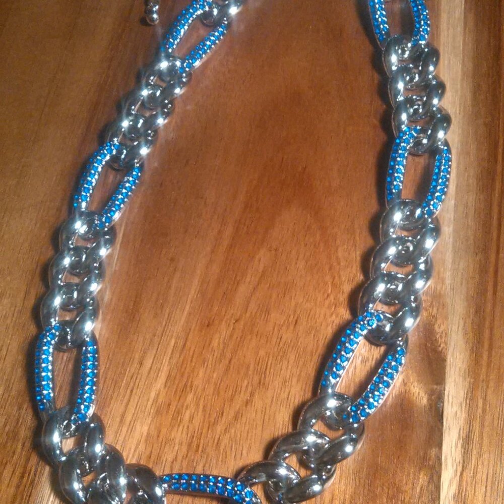 Blue Austrian Crystal Figaro Link Silvertone Necklace (Size 18.5 to 22.5 Inches)